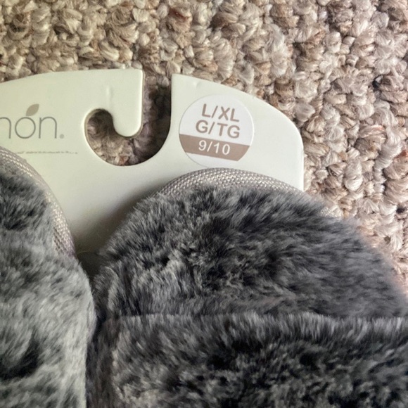 Fluffy slippers - Picture 2 of 3